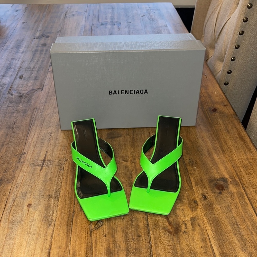 BALENCIAGA Lime / Neon Green Sandals with a Low Block Heel size 38 Box Included - Picture 3 of 7